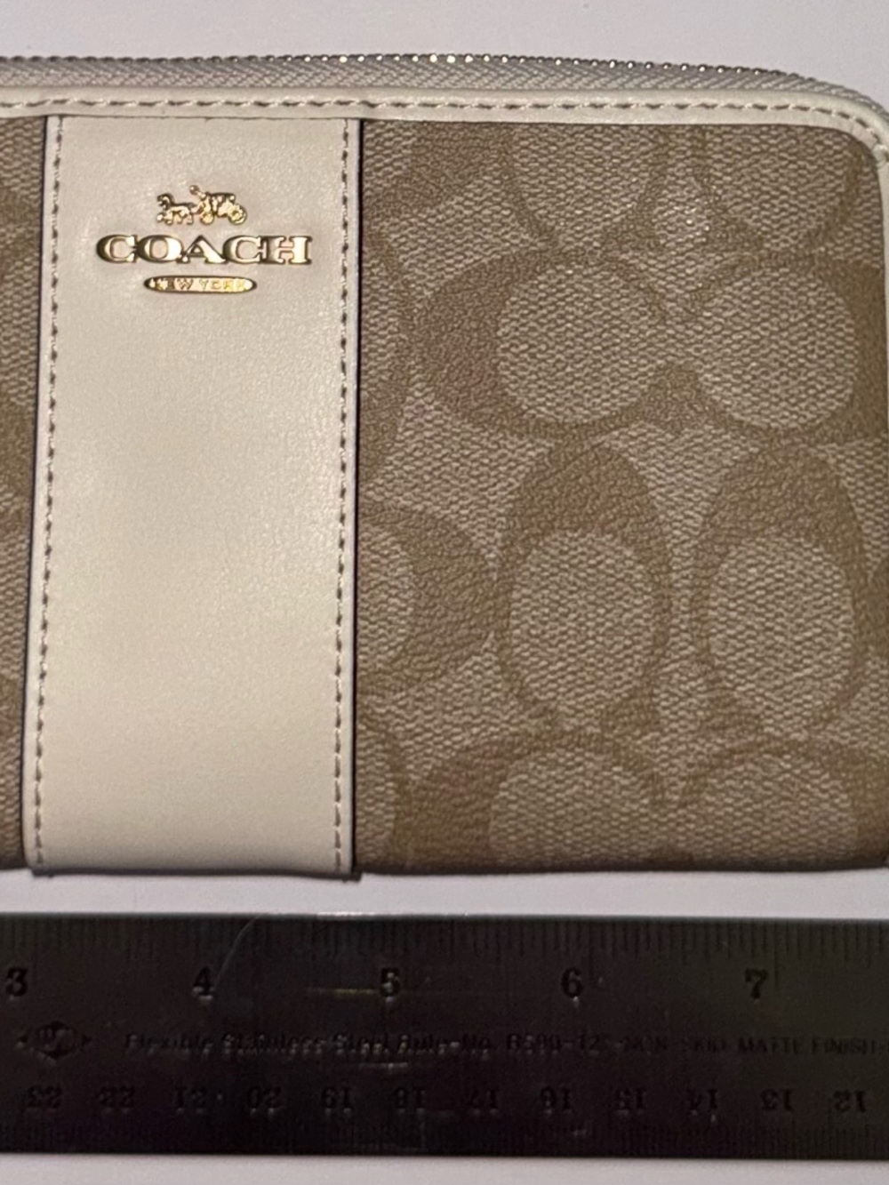 Brand New Coach Signature Zip Wallet in Tan and Cream